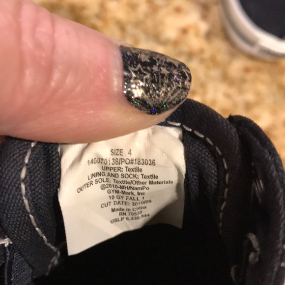 Baby Sneakers Size 4 - Picture 5 of 5